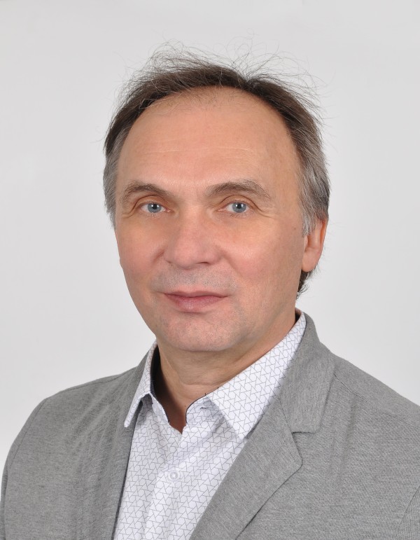 Dr.  Miroslav Haluska